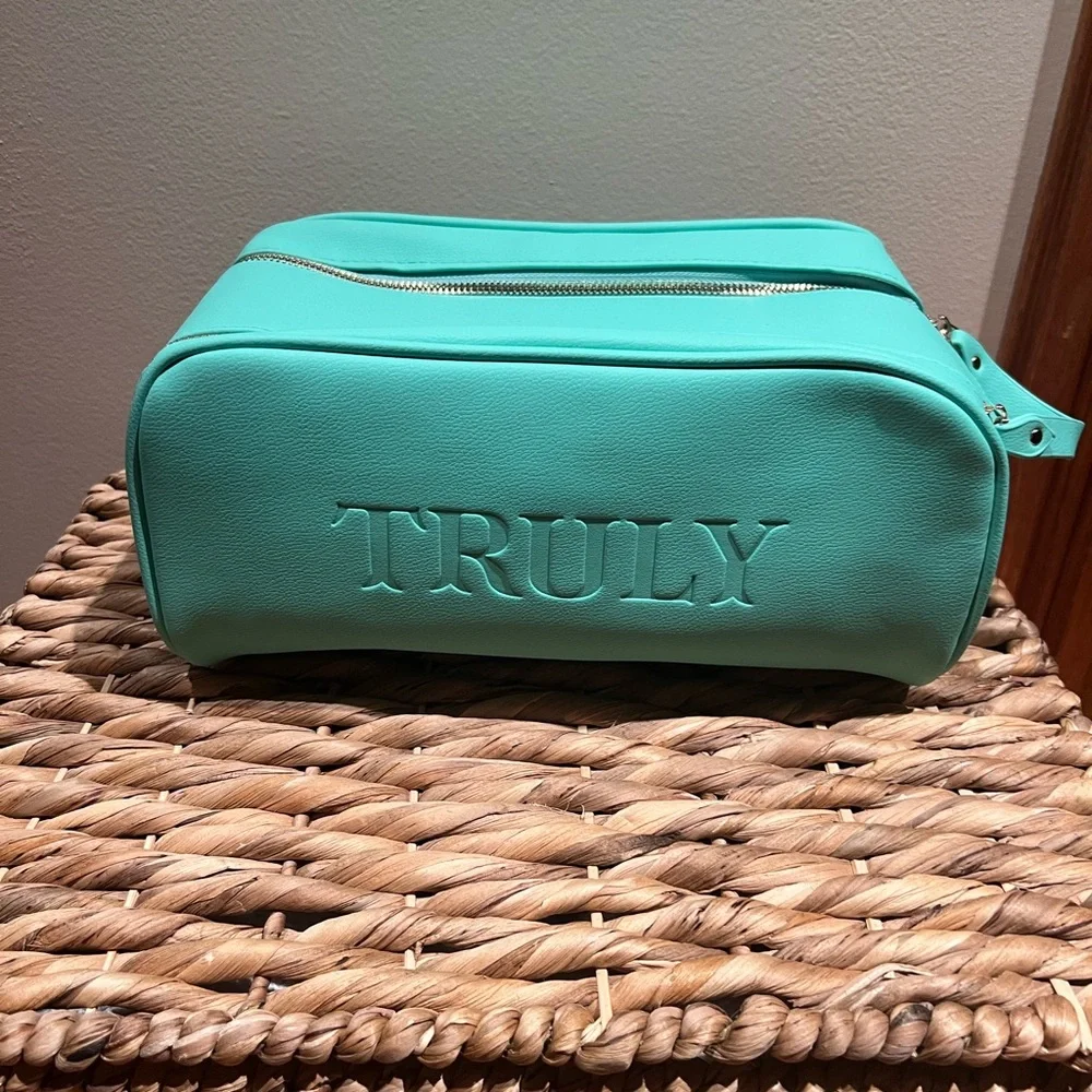 TRULY Mint Green Cosmetic Bag - Picture 2 of 5